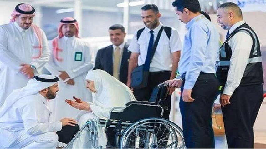 حلما عمره 100 سنة ... وصول المعمرة الجزائرية إلى السعودية لأداء مناسك الحج