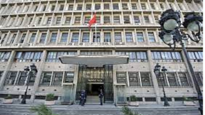 تونس .. اعتقال رجل هاجم الأمن  بفأس وسكين