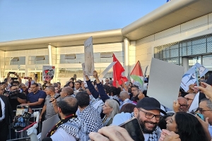 وصول بقيّة المشاركين في الأسطول الصمود العالمي إلى مطار قرطاج