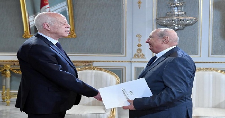 الرئيس التونسي ورئيس الهيئة المسؤولة عن إعداد مسودة الدستور الجديد 