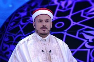 "أقنعت زوجتي بخلع الحجاب".. تصريح داعية تونسي يثير الجدل