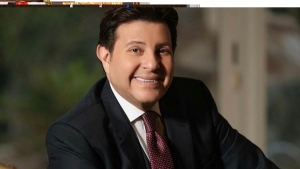 هاني شاكريستعيد حساباته على &laquo;التواصل الاجتماعي&raquo; بعد سرقتها