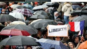 تصريحات الرئيس الفرنسي إيمانويل ماكرون ..  تثير عاصفة من الجدل