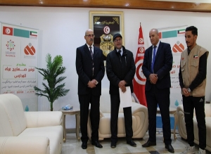 القصرين : المصالح الجهوية تتسلم دفعة من صهاريج المياه ومساعدات مالية