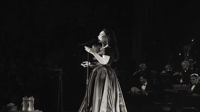 في خمسينية رحيل السيدة أم كلثوم: مي فاروق تأسر الأفئدة وتشنف الآذان