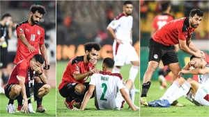 صور "مواساة" محمد صلاح لحكيمي وفيصل فجر  .. تغزو مواقع التواصل الاجتماعي