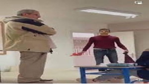 بعد حادثة  " الساطور ".. تلميذ آخر بتونس يعتدي على معلمه بطريقة صادمة